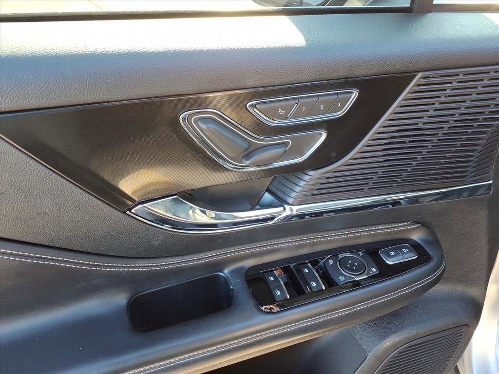 Used 2022 Lincoln Corsair AWD w/ Premium Package image 10