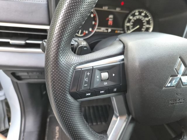 Used 2025 Mitsubishi Outlander SE AWD/4WD image 19