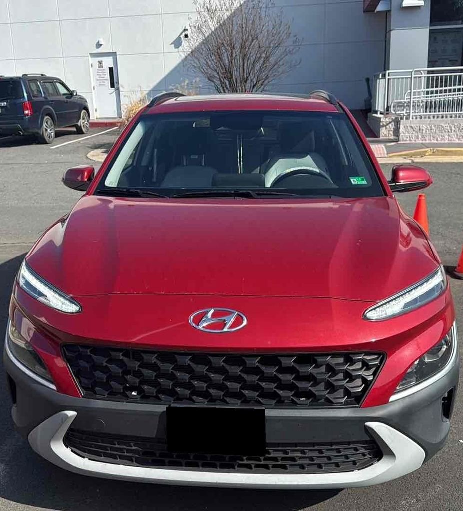 Used 2022 Hyundai Kona SEL w/ Convenience Package image 2