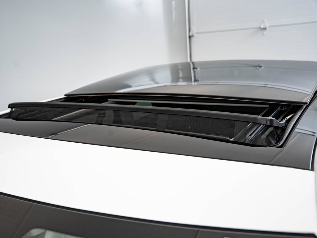 Used 2025 Land Rover Range Rover Evoque Dynamic SE AWD/4WD image 14