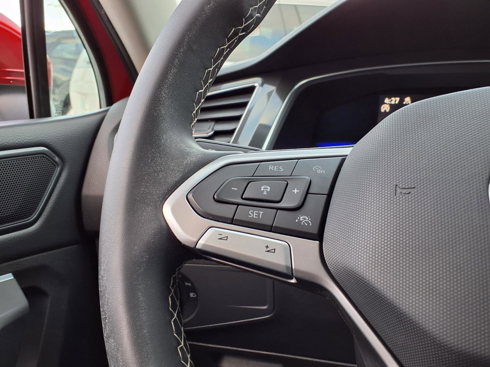 Used 2022 Volkswagen Tiguan SE image 23