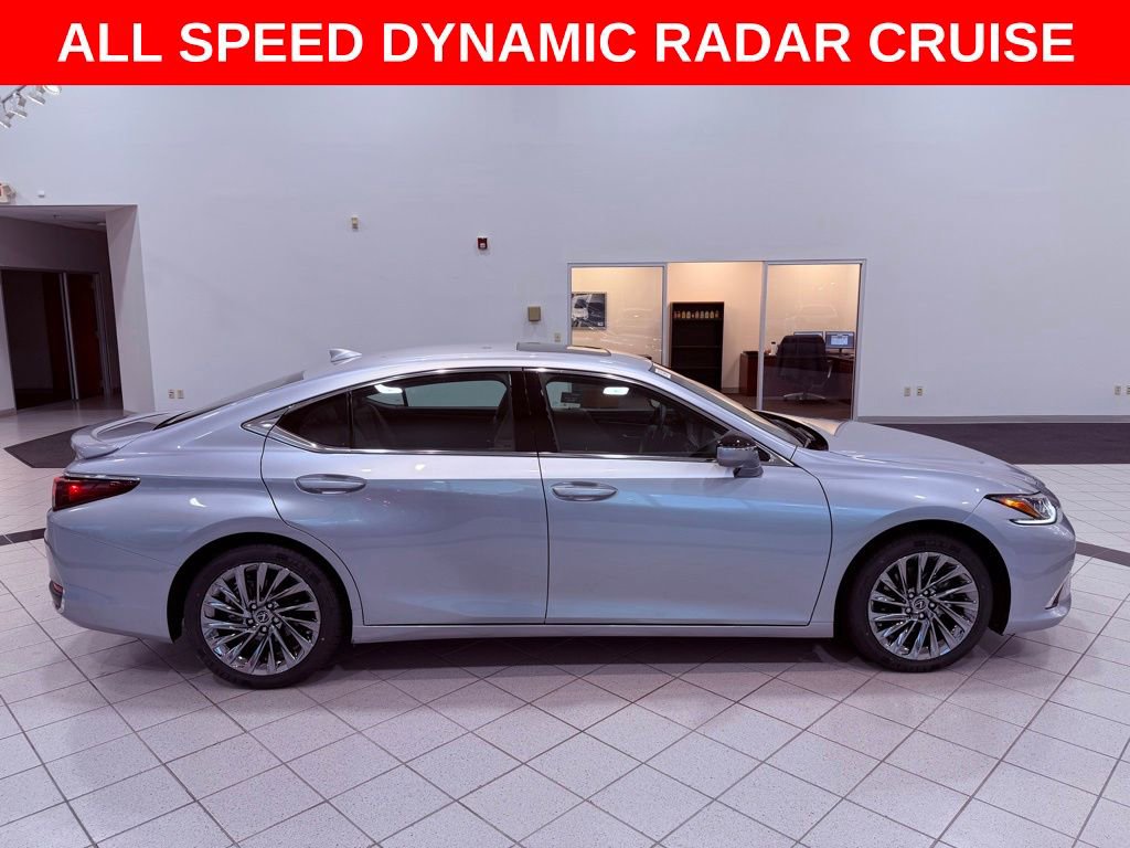 Used 2024 Lexus ES 300h w/ Luxury Package image 9