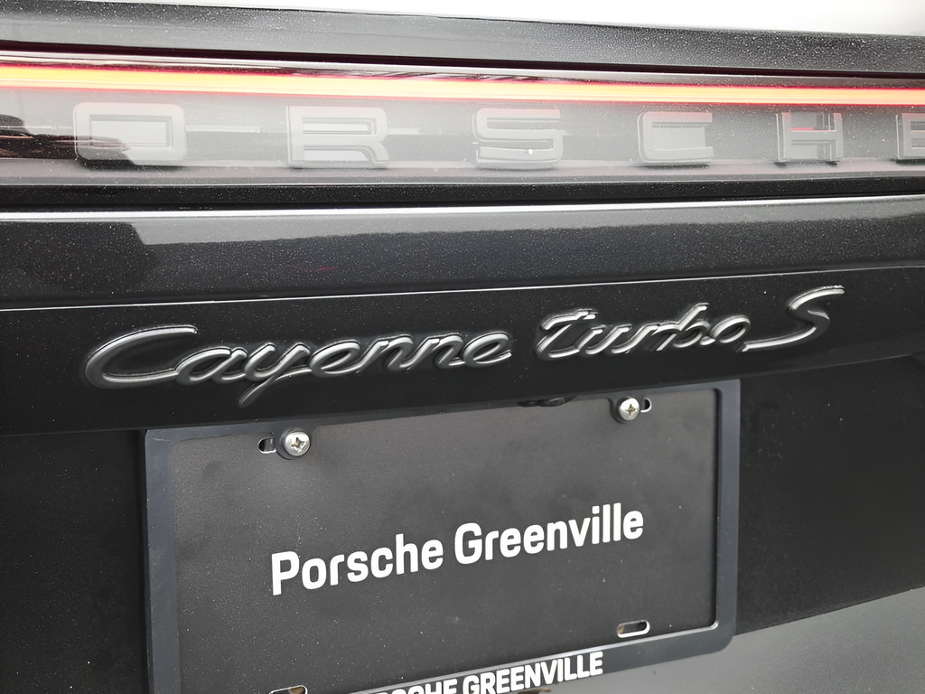 Certified 2022 Porsche Cayenne Turbo S AWD/4WD image 9