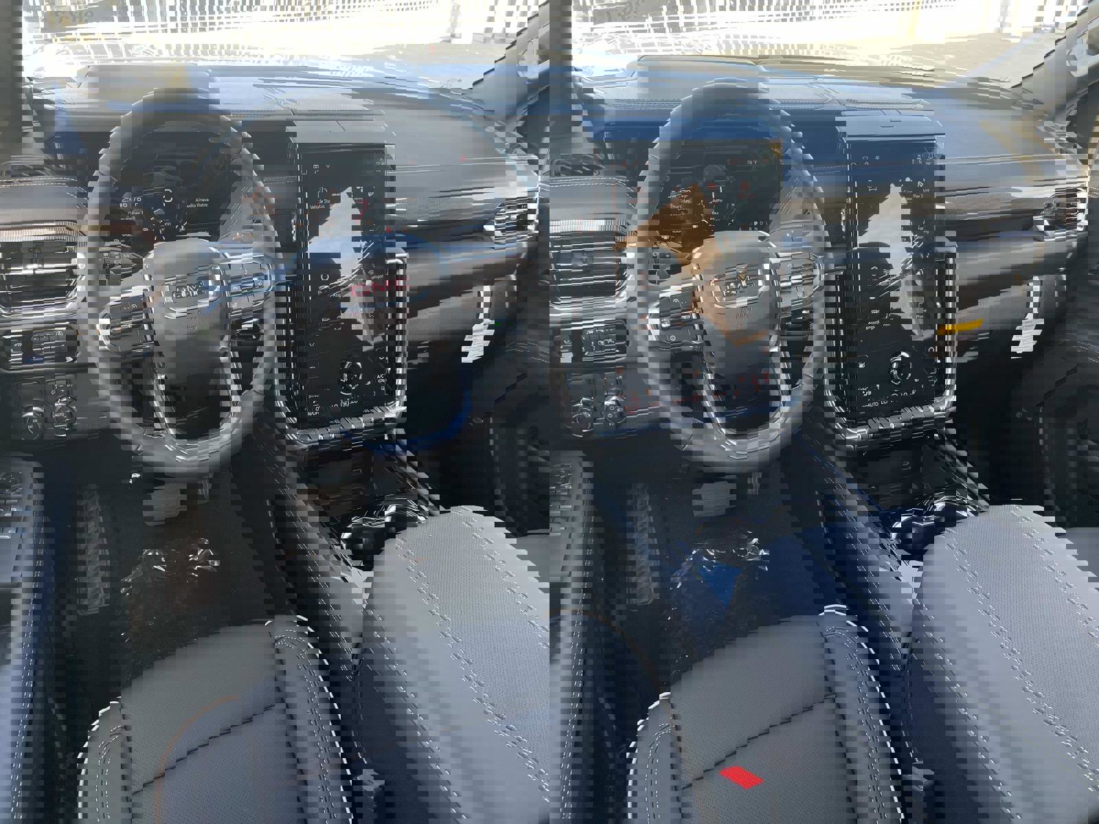 New 2026 GMC Yukon XL Elevation image 9