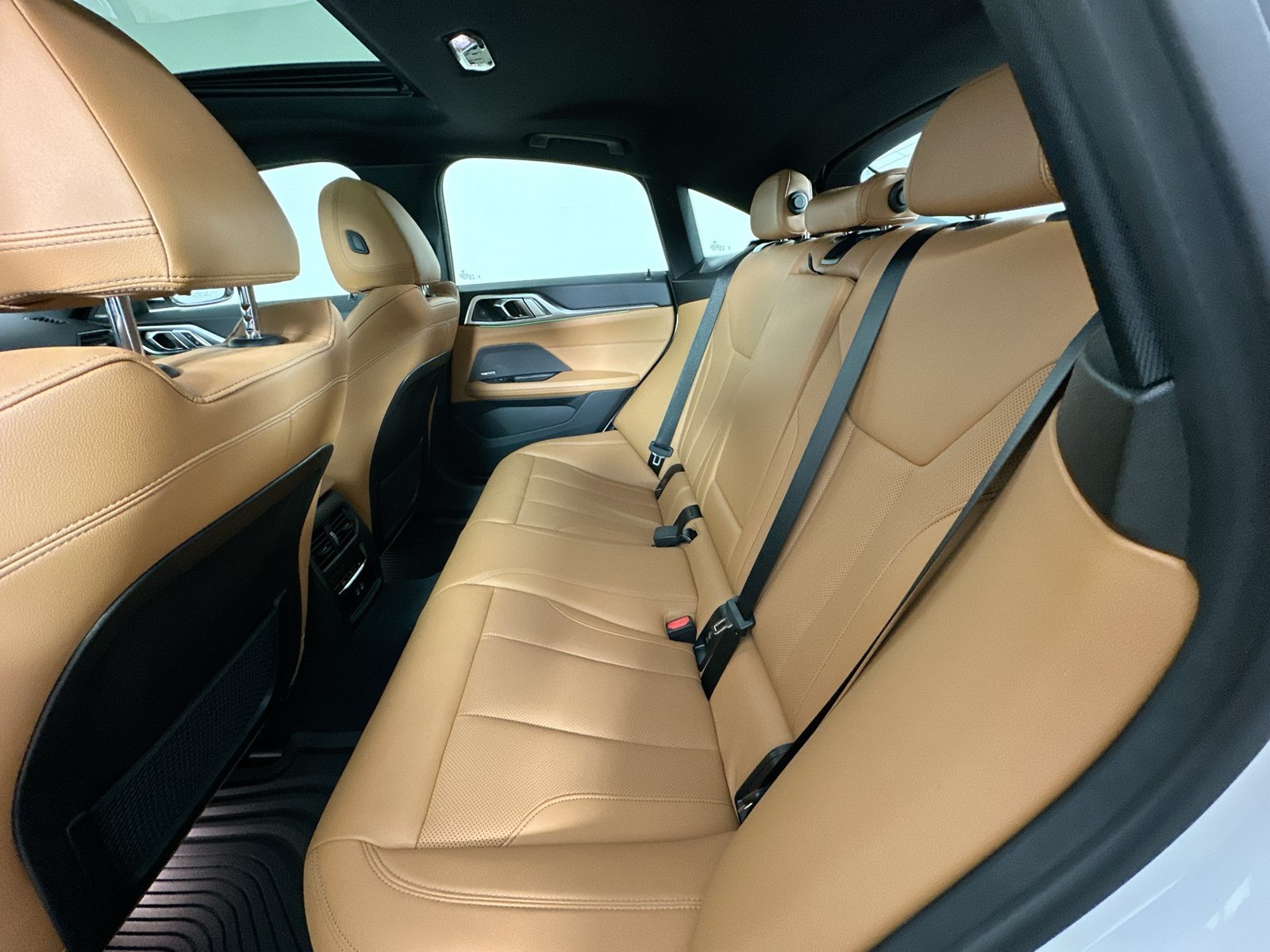 Used 2024 BMW i4 eDrive35 w/ Premium Package RWD image 39
