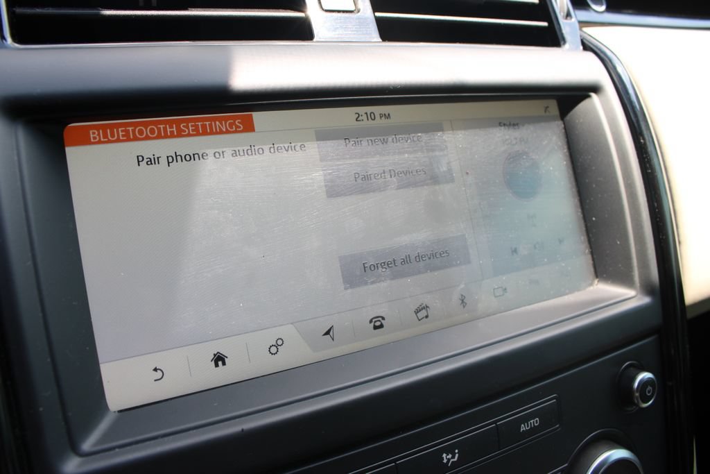 Used 2019 Land Rover Discovery SE AWD/4WD image 32
