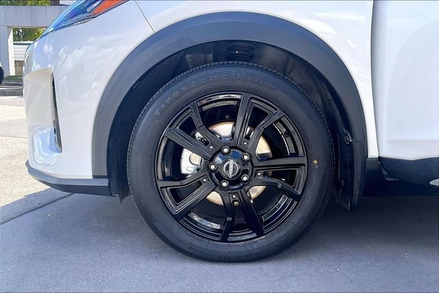 Used 2023 Nissan Kicks SR w/ SR Premium Package FWD image 9