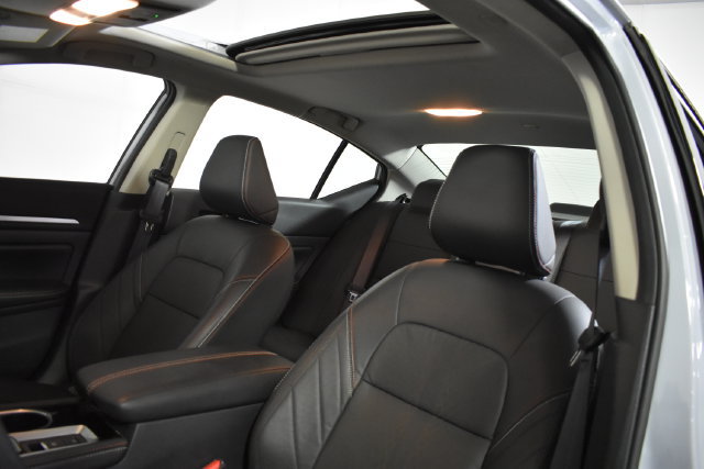 Certified 2024 Nissan Altima 2.0 SR FWD image 10
