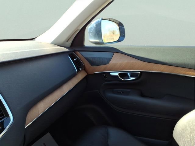 Used 2022 Volvo XC90 T6 Momentum w/ Advanced Package image 19