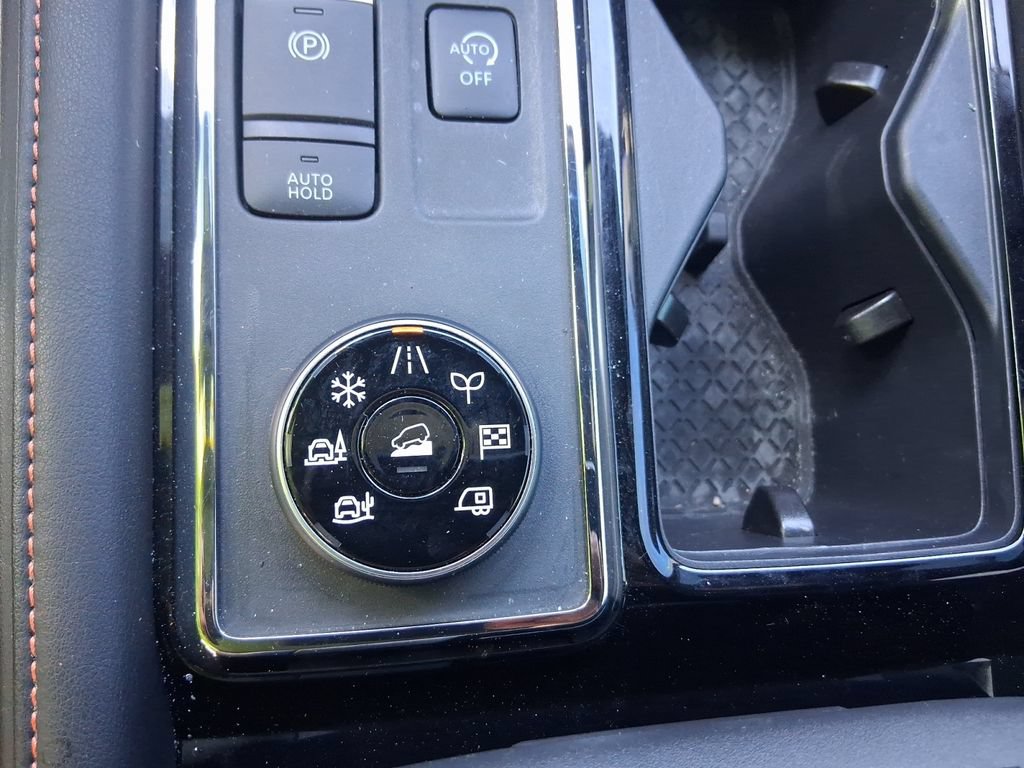 Used 2025 Nissan Pathfinder Rock Creek AWD/4WD image 31