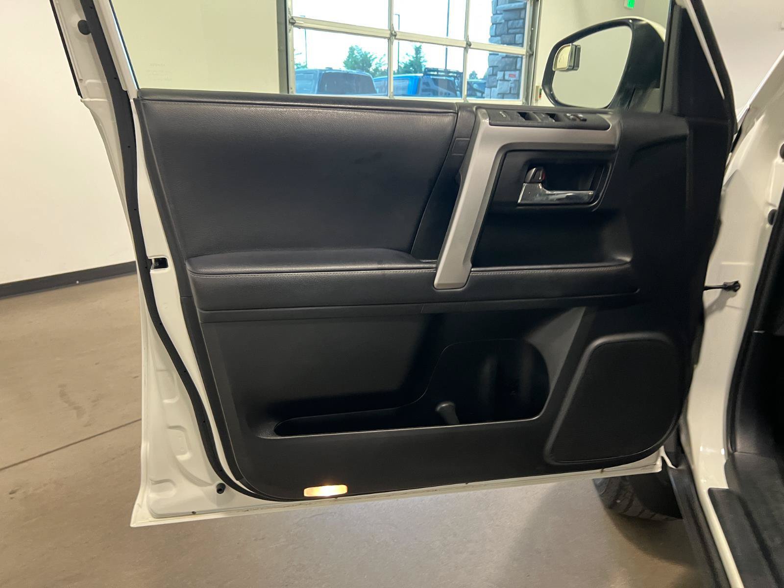 Used 2022 Toyota 4Runner SR5 AWD/4WD image 26