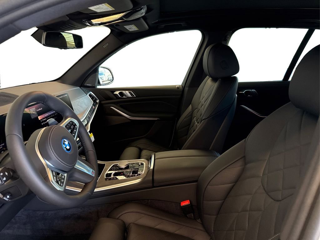 New 2026 BMW X5 xDrive50e w/ M Sport Package image 9