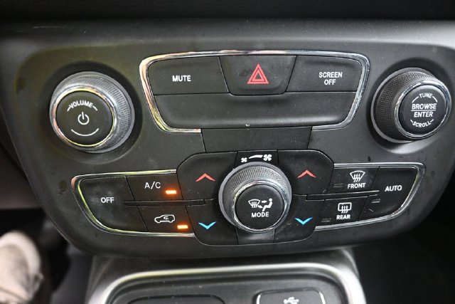 Used 2018 Jeep Compass Latitude w/ Popular Equipment Group AWD/4WD image 15