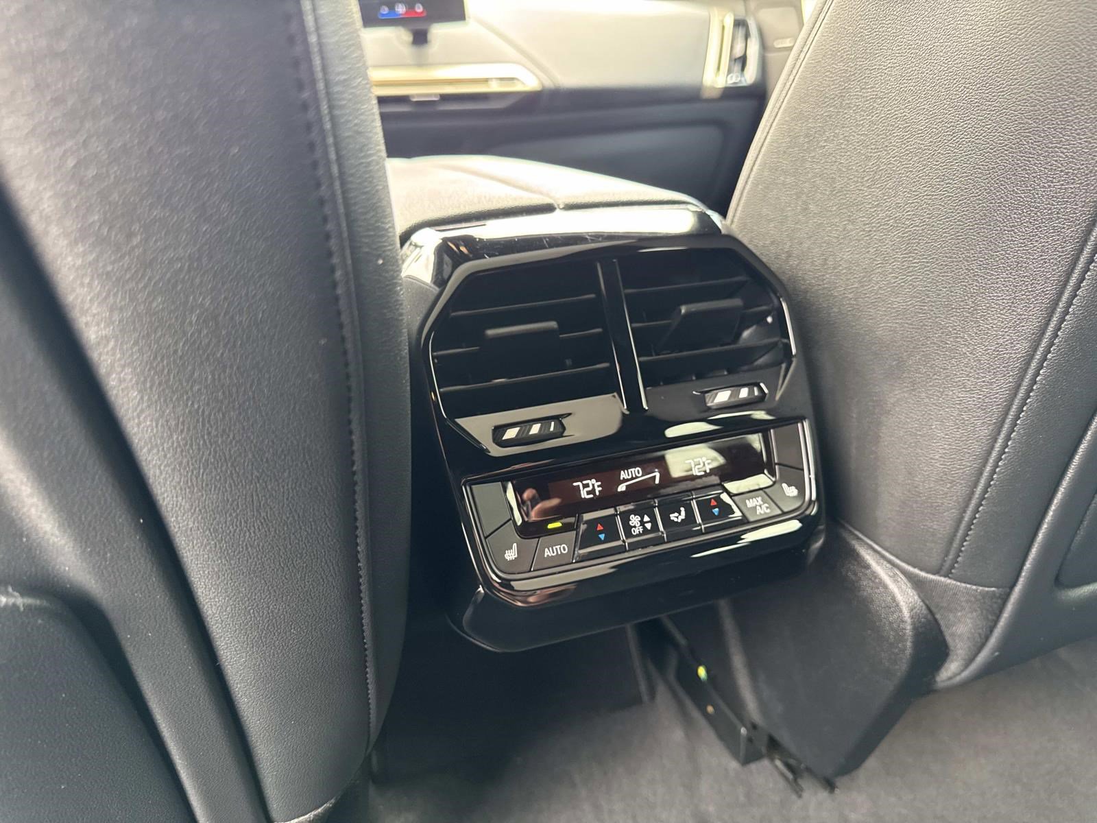 Certified 2022 BMW iX xDrive50 w/ Premium Package image 15