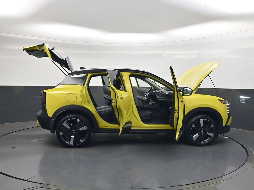 Used 2025 Nissan Kicks SR w/ SR Premium Package FWD image 51