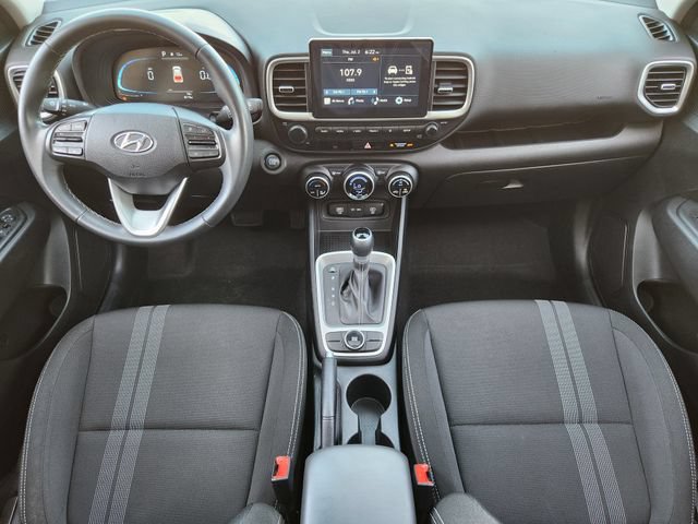 Certified 2025 Hyundai Venue SEL FWD image 19