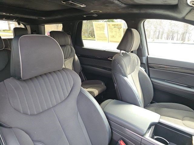 Used 2025 Hyundai Palisade Calligraphy image 12