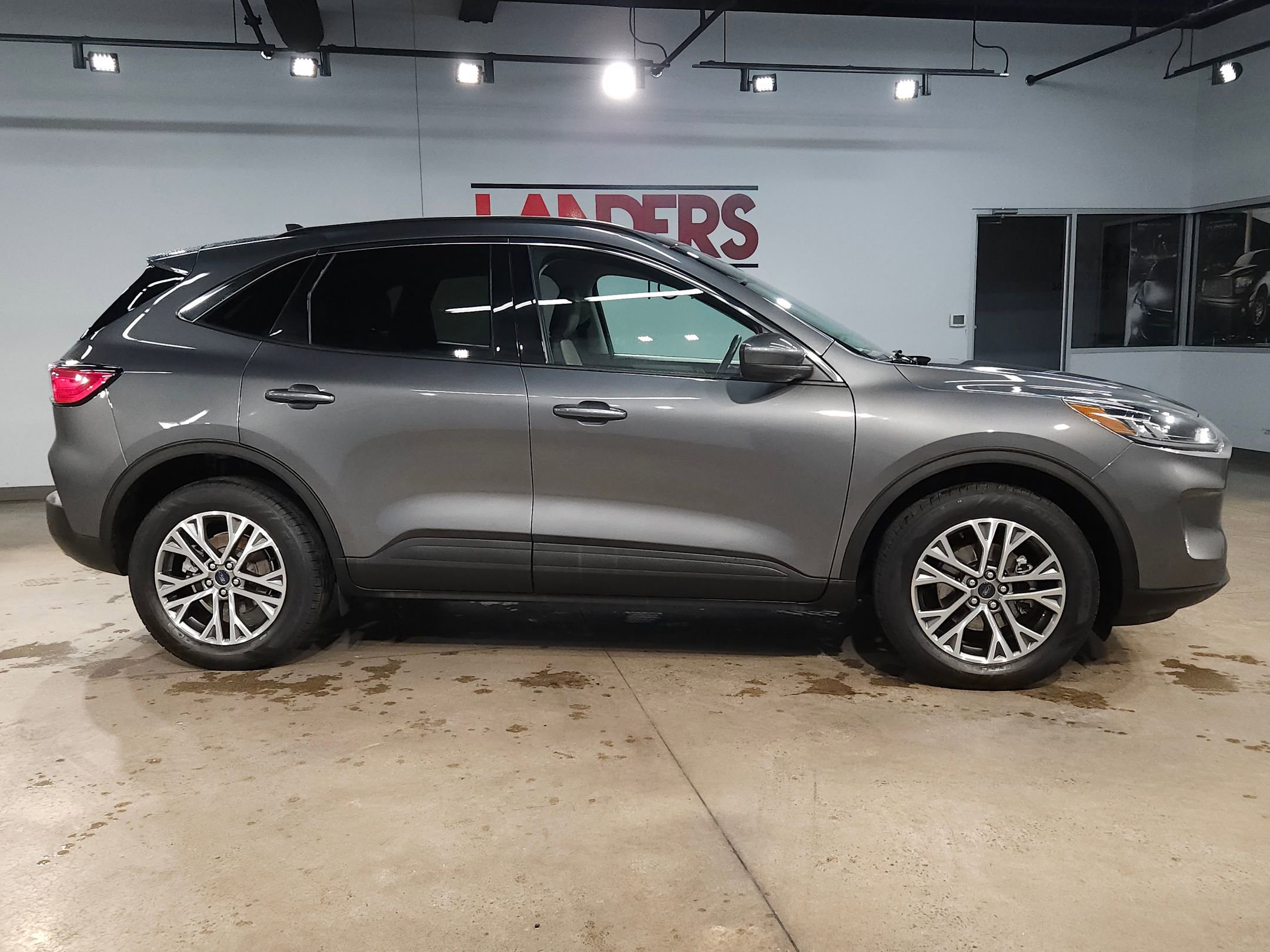 Used 2021 Ford Escape SEL image 8