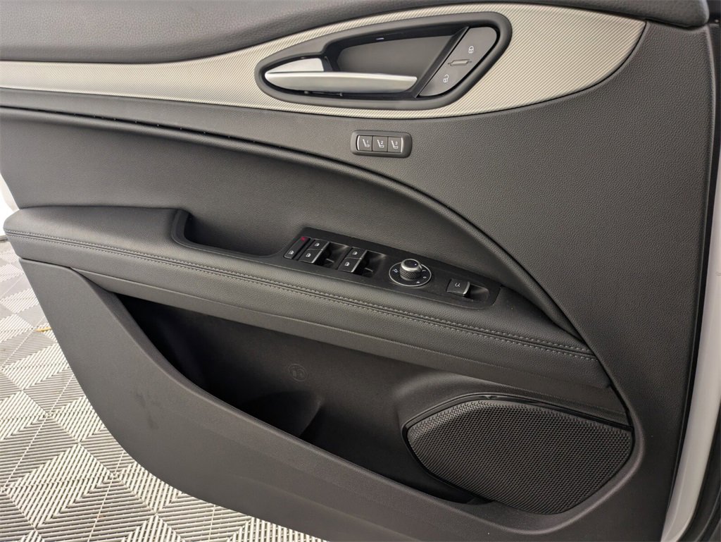 New 2025 Alfa Romeo Stelvio Sprint w/ Convenience Package image 17