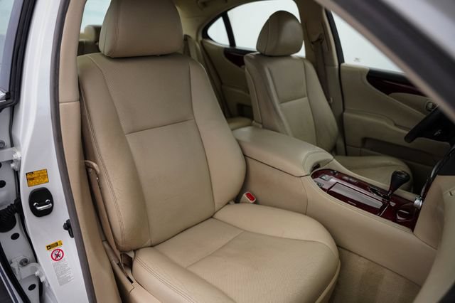 Used 2011 Lexus LS 460 AWD w/ Comfort Pkg image 21