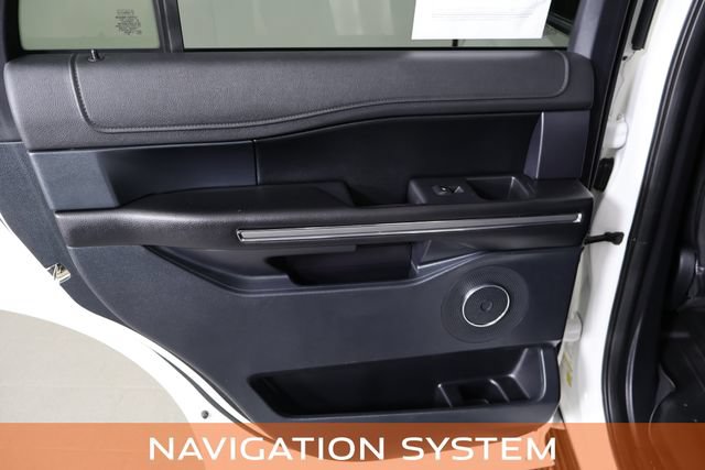 Used 2020 Ford Expedition XLT w/ Equipment Group 202A AWD/4WD image 16
