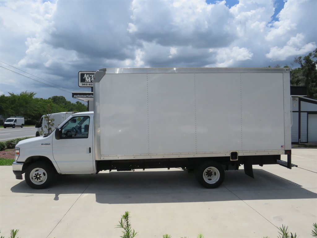 Used 2025 Ford E-450 and Econoline 450 Super Duty w/ Power Equipment Group RWD image 11