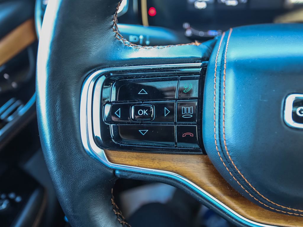 Used 2022 Jeep Grand Wagoneer Series III w/ Rear Seat Video Group 1 image 12