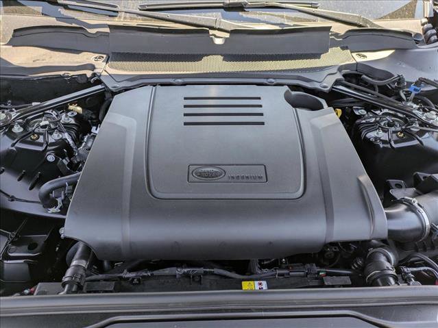 New 2025 Land Rover Discovery Dynamic SE image 18