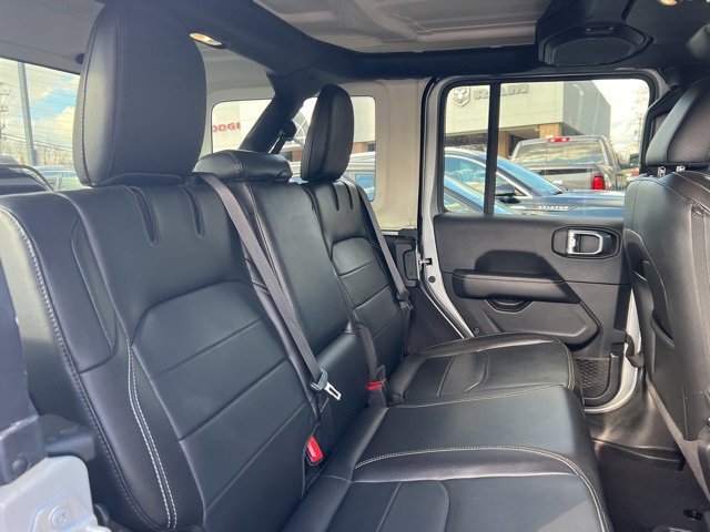 Used 2023 Jeep Wrangler Unlimited Sahara image 15