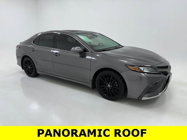 Used 2021 Toyota Camry XSE image 1