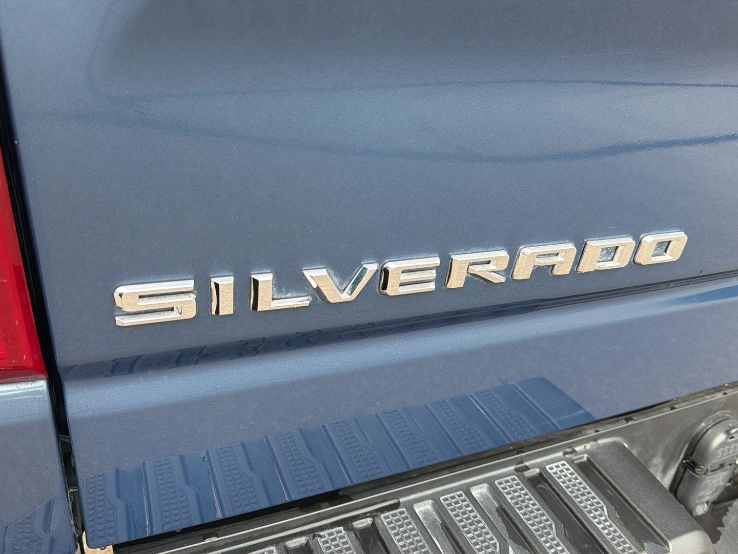 Used 2024 Chevrolet Silverado 1500 LT AWD/4WD image 30