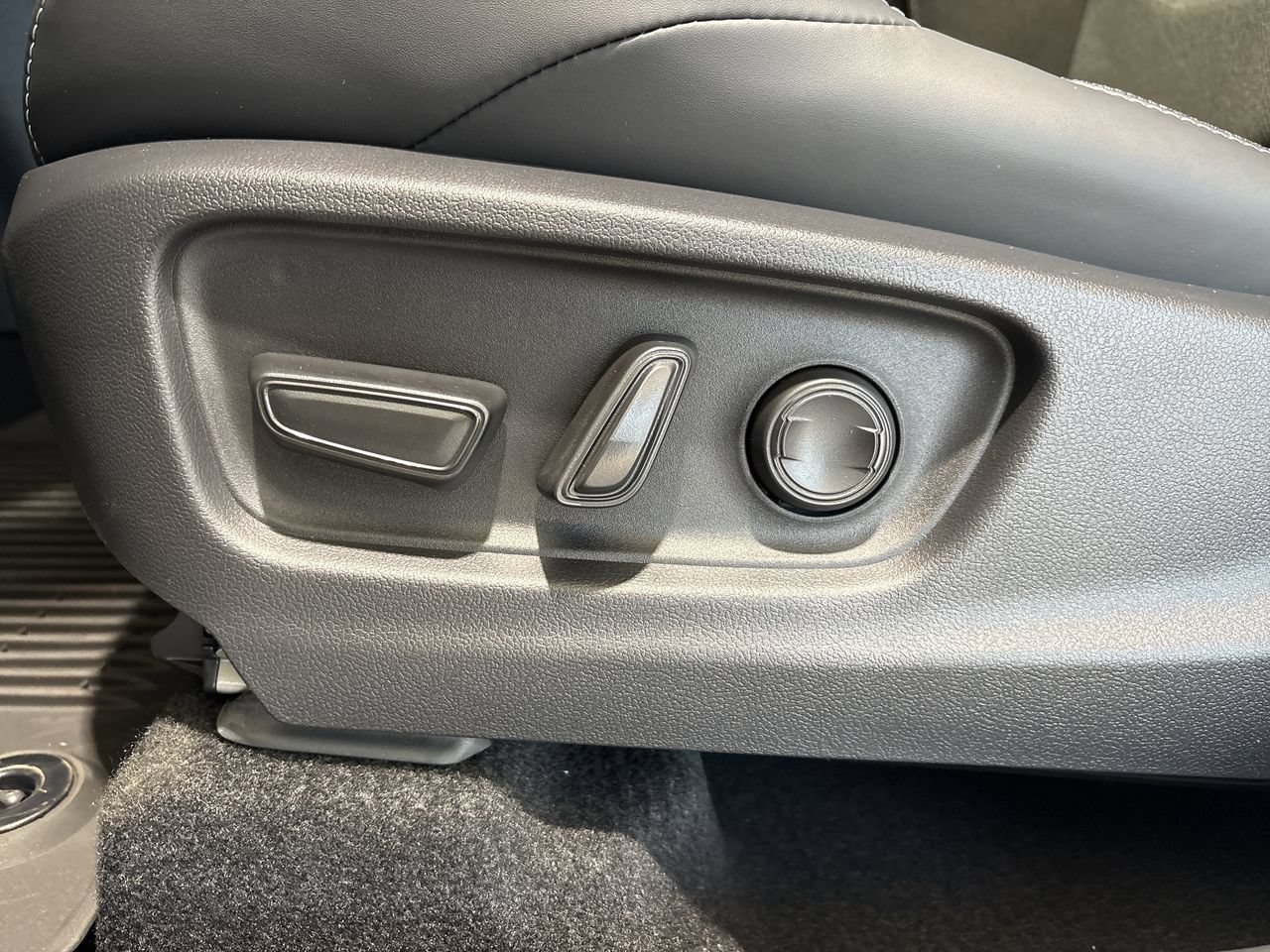 New 2026 Toyota C-HR AWD/4WD image 12