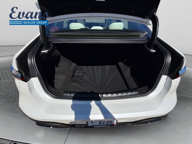 Certified 2024 BMW 760i xDrive w/ Executive Package image 25