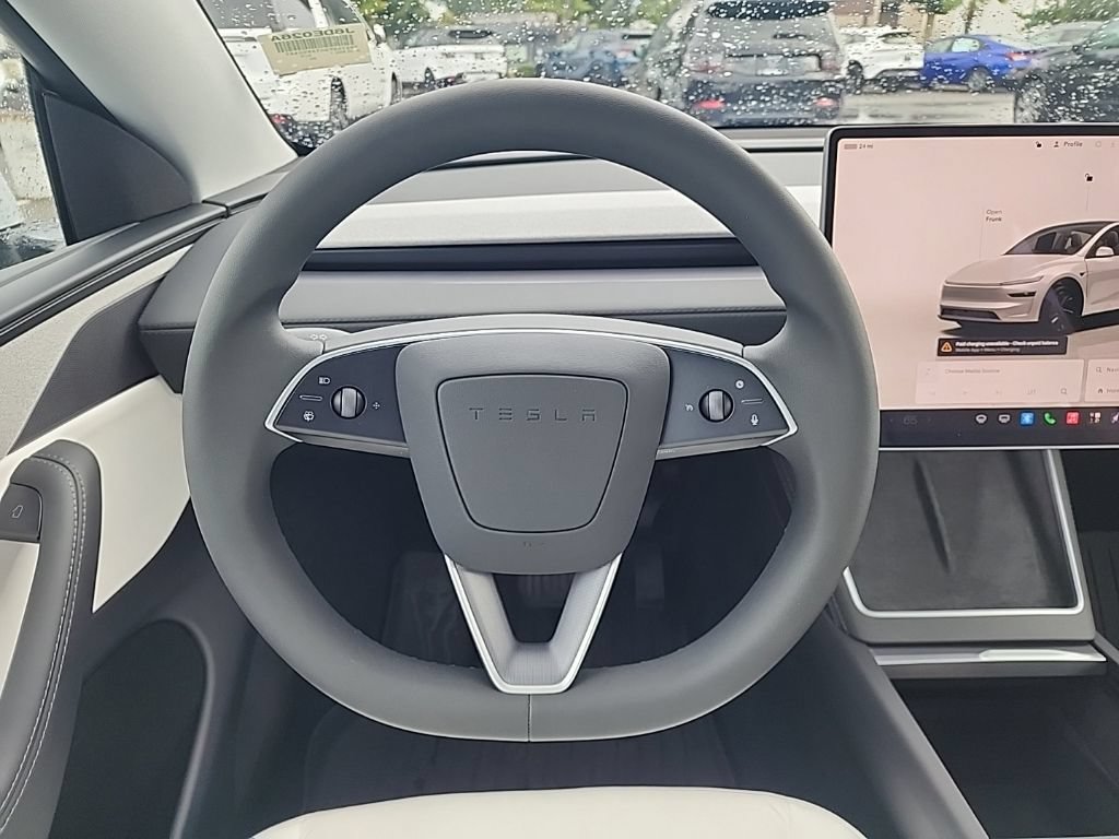 Used 2026 Tesla Model Y 2WD image 24