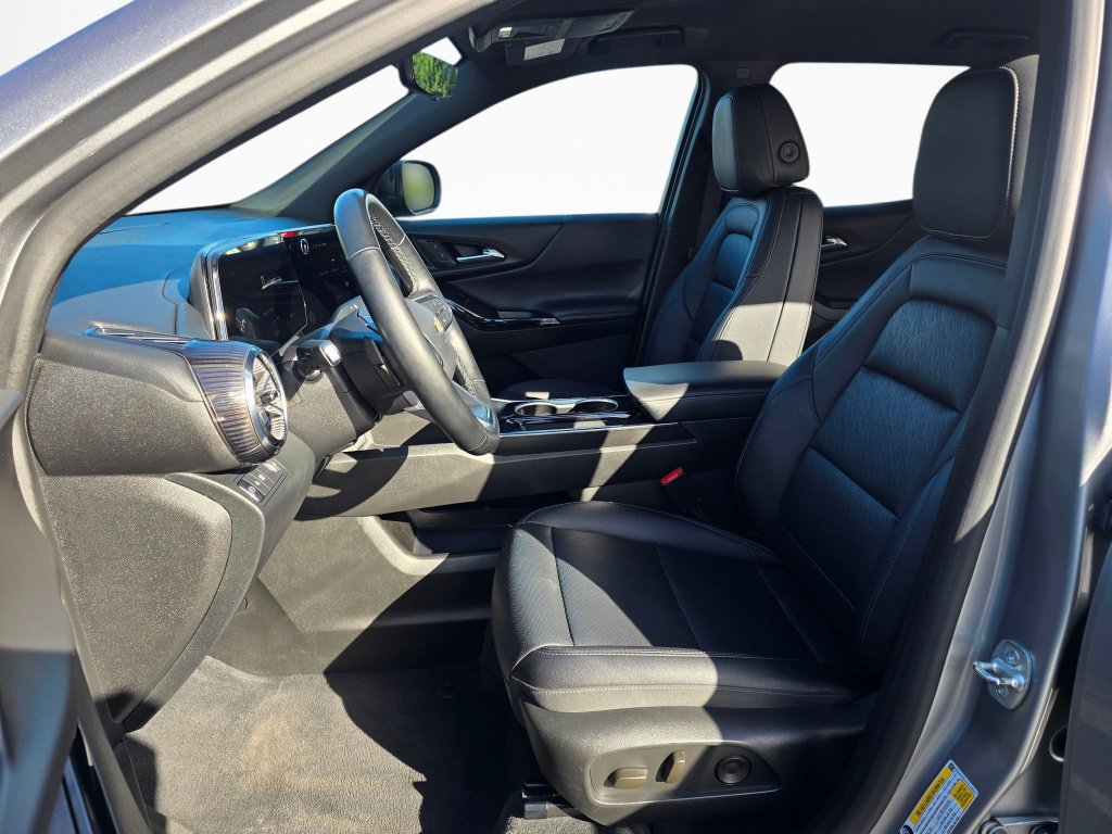 Used 2025 Chevrolet Equinox LT w/ Convenience Package II FWD image 12