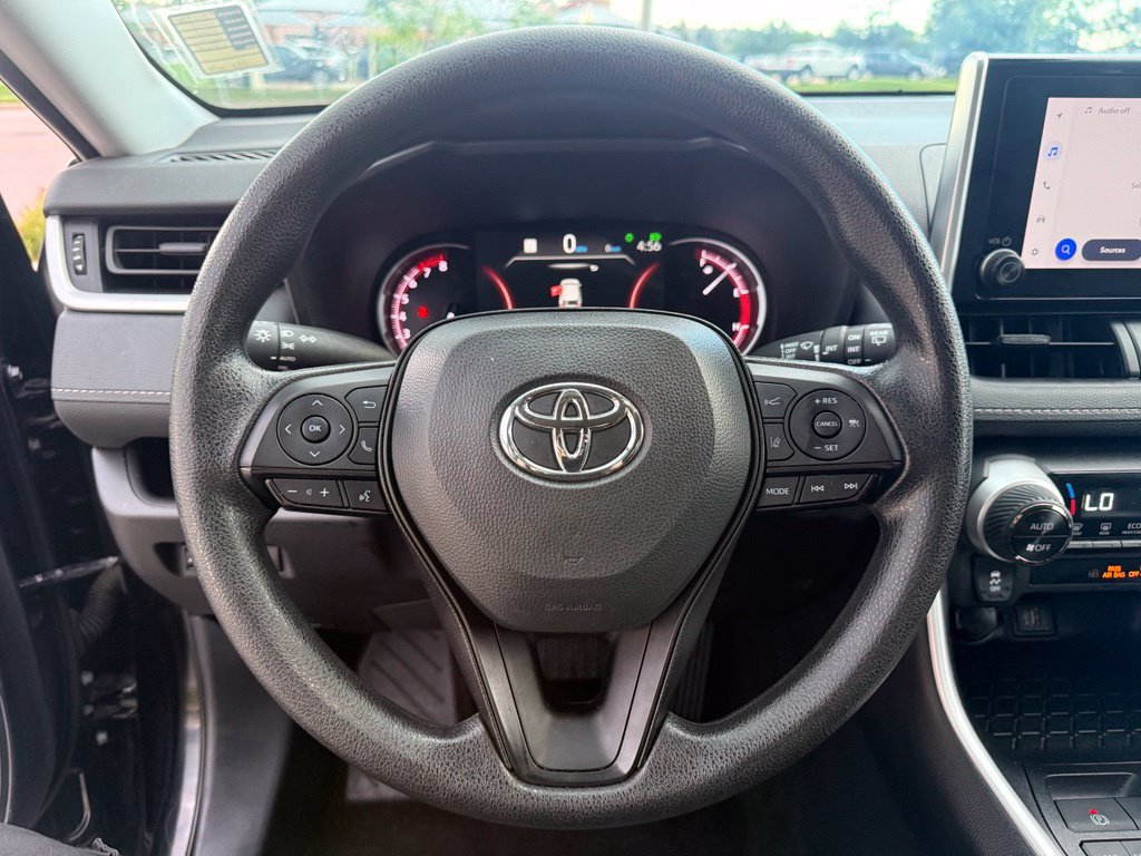 Used 2025 Toyota RAV4 XLE AWD/4WD image 13