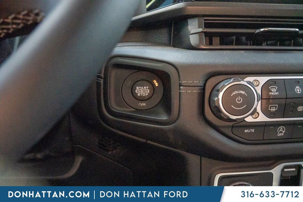 Used 2025 Jeep Wrangler Unlimited Rubicon w/ Convenience Group image 10