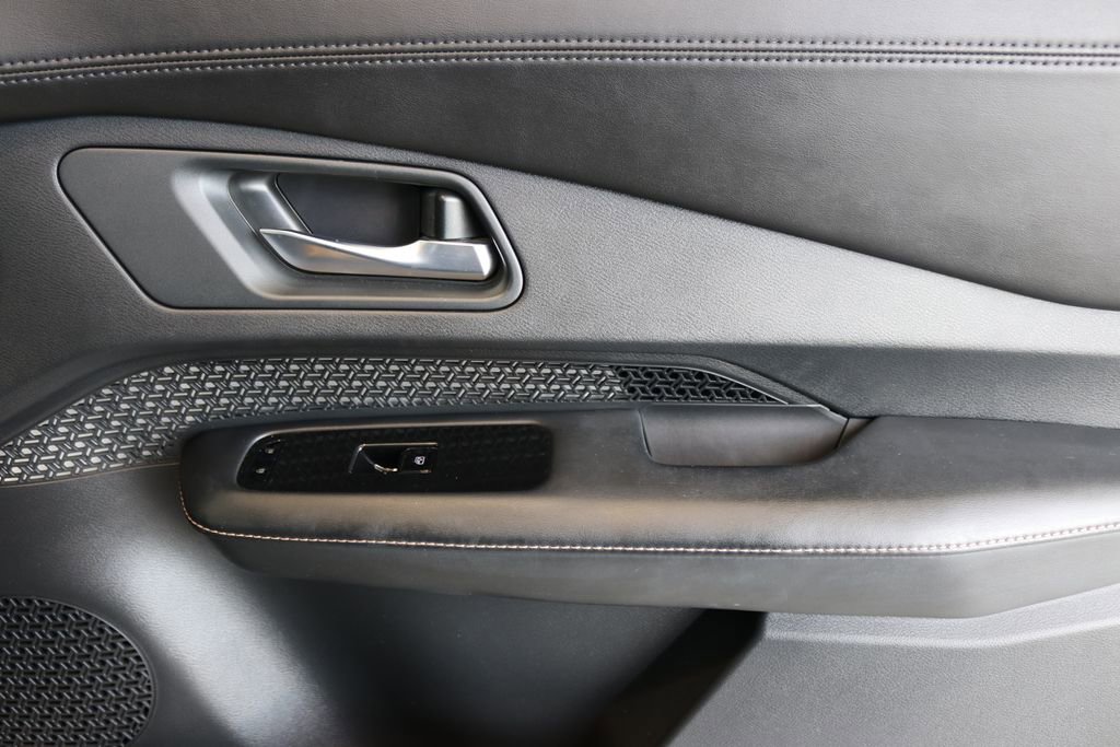 Used 2023 Nissan Ariya AWD image 37