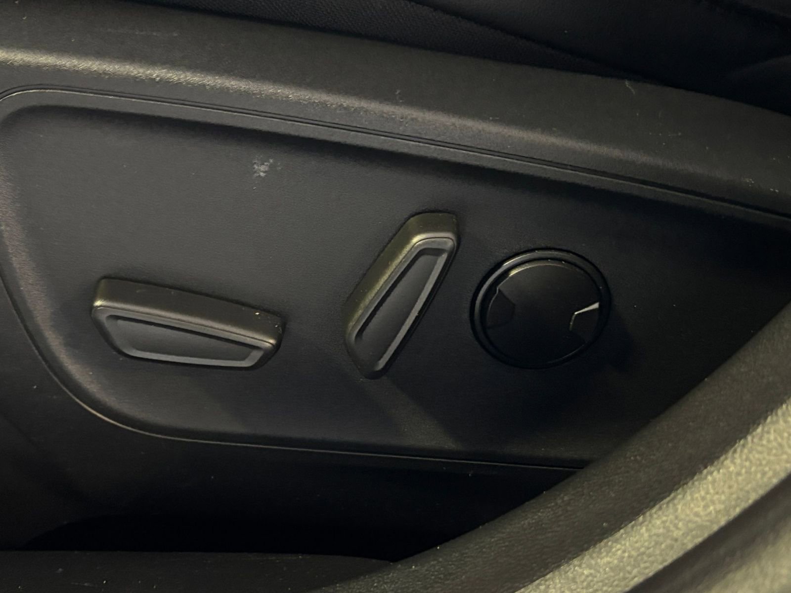 Used 2025 Ford Escape ST-Line image 29