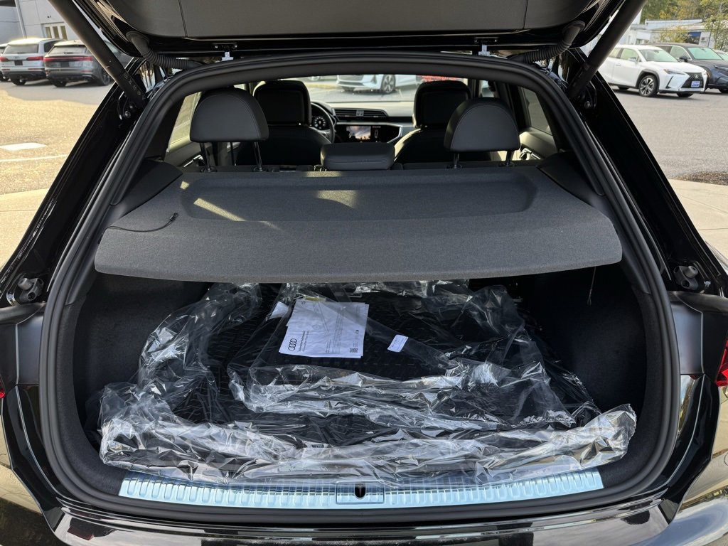 New 2025 Audi Q3 2.0T Premium image 12