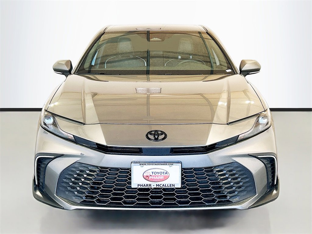 Used 2025 Toyota Camry SE w/ Convenience Package image 2
