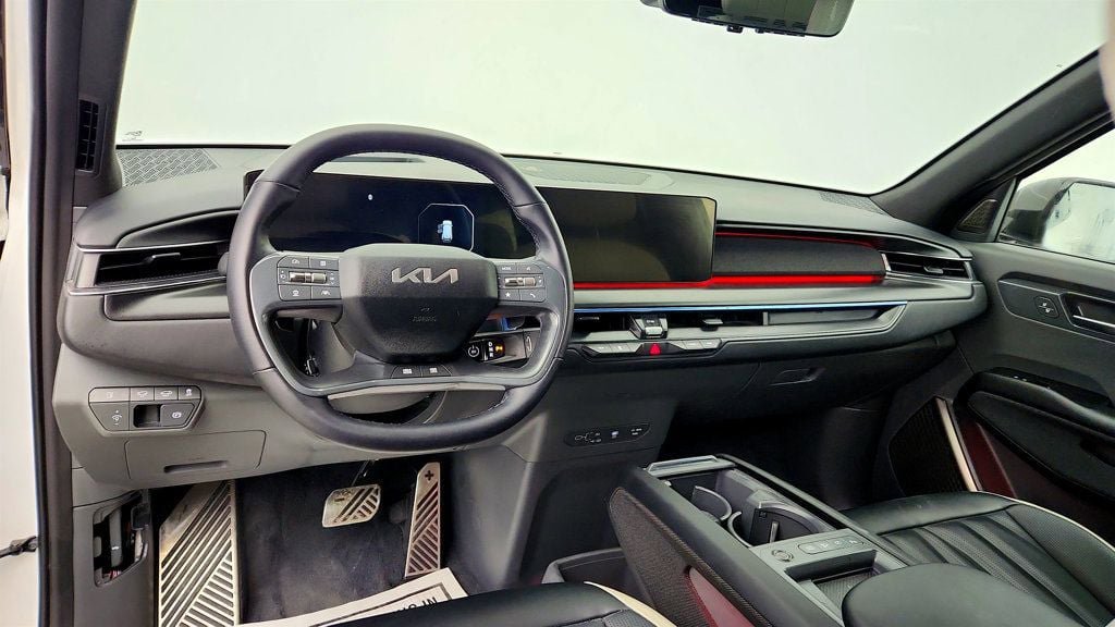 Used 2025 Kia EV9 GT-Line AWD/4WD image 13