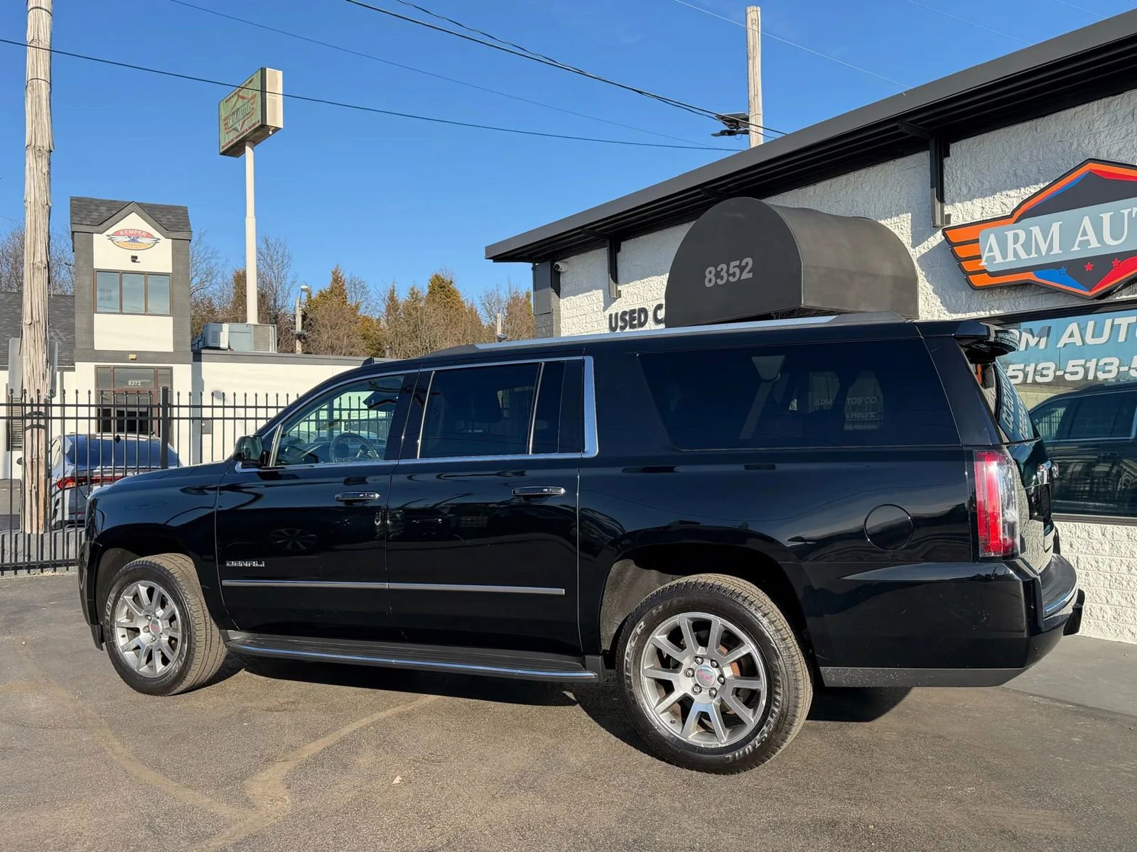 Used 2018 GMC Yukon XL Denali w/ Open Road Package image 7