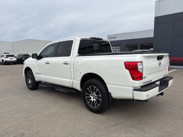 Used 2021 Nissan Titan SV w/ SV Convenience Package image 4