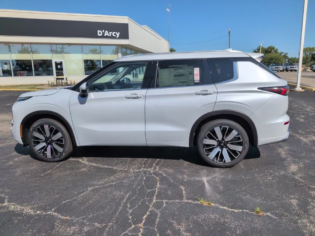 New 2026 Mitsubishi Outlander SEL AWD/4WD image 12