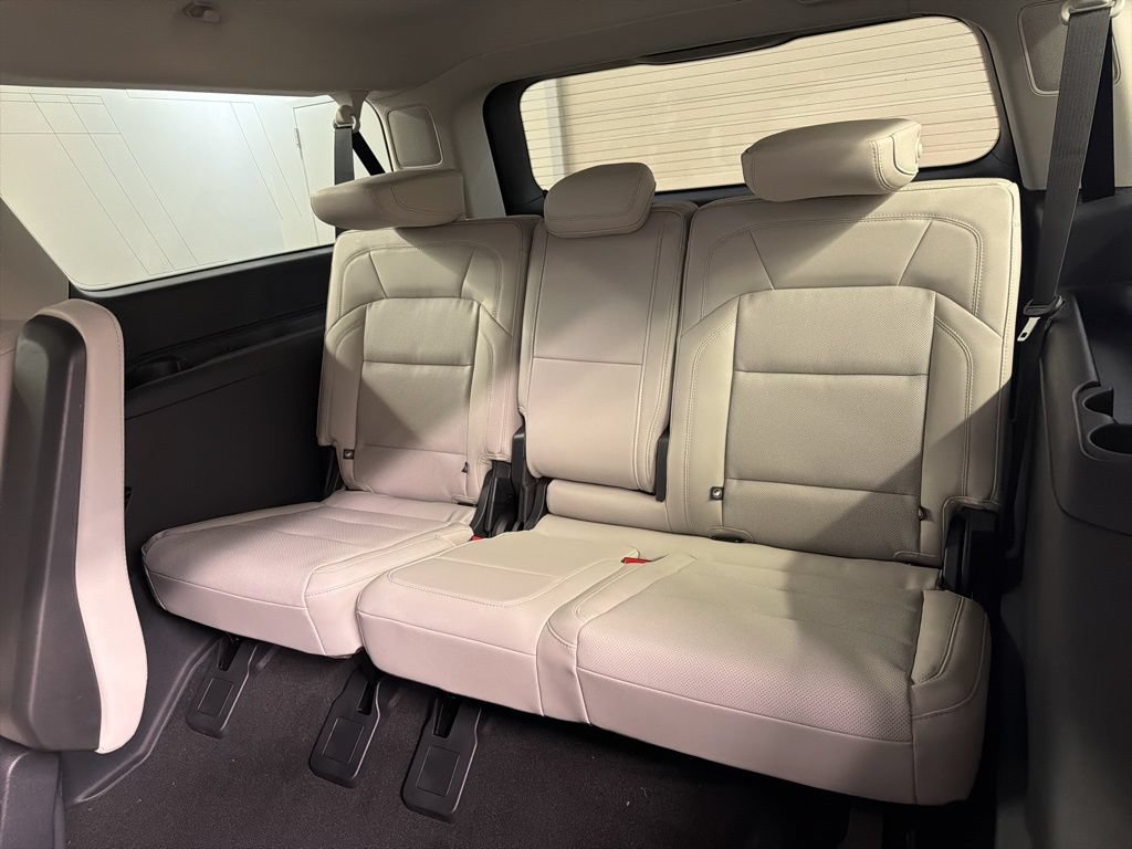 Used 2026 Lincoln Navigator L Reserve AWD/4WD image 32