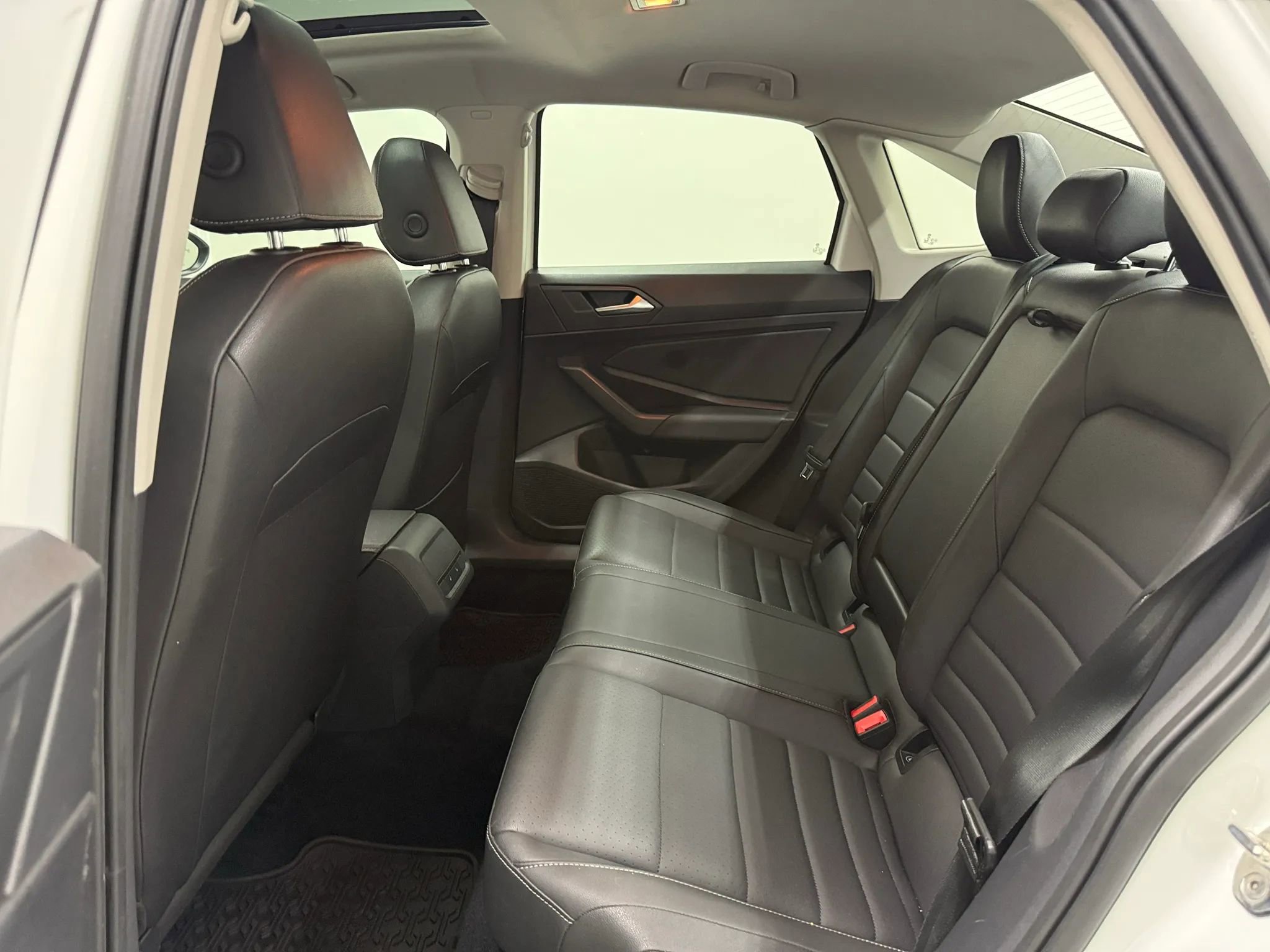 Used 2021 Volkswagen Jetta SEL image 16