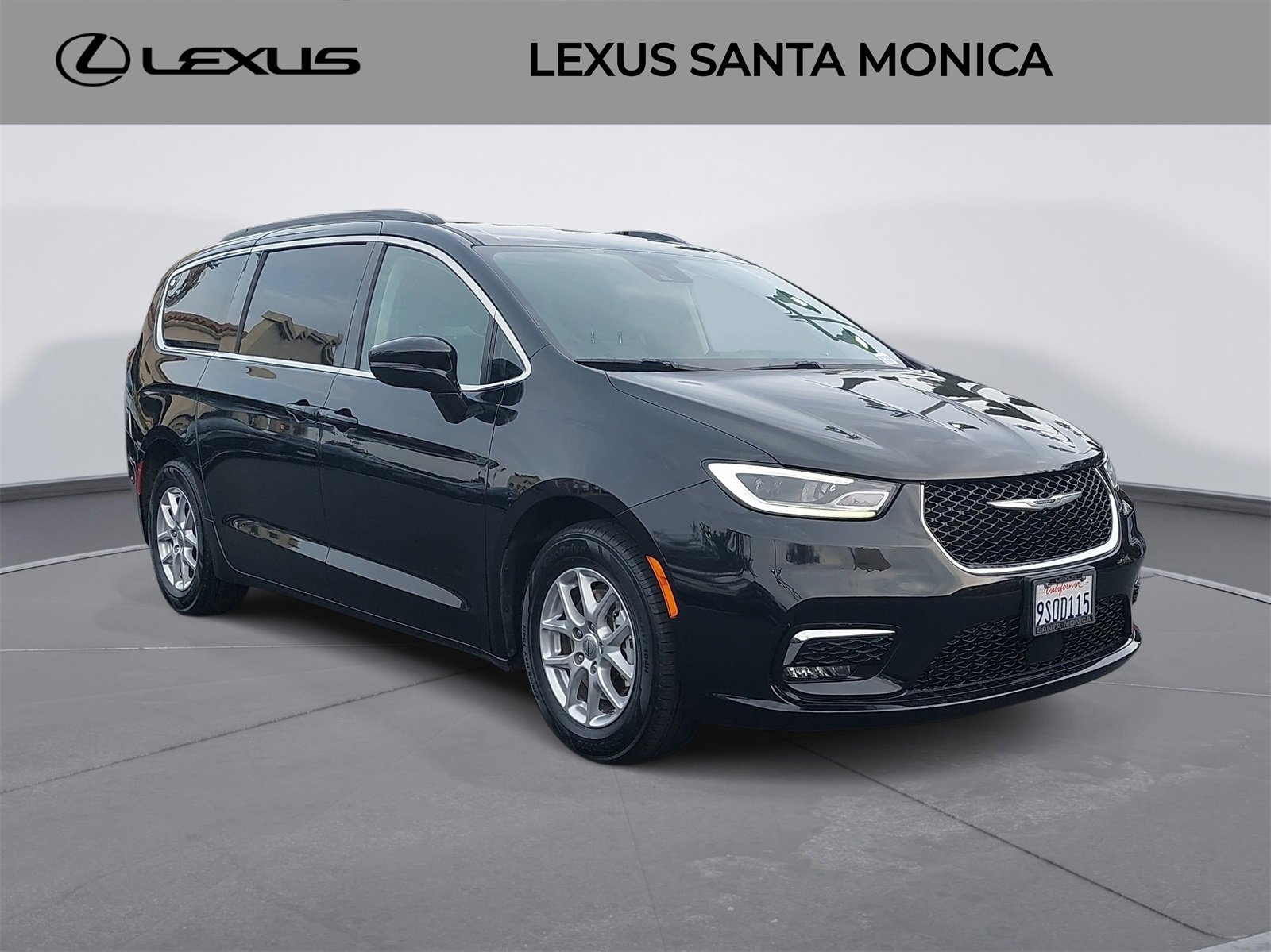 Used 2022 Chrysler Pacifica Touring-L image 3
