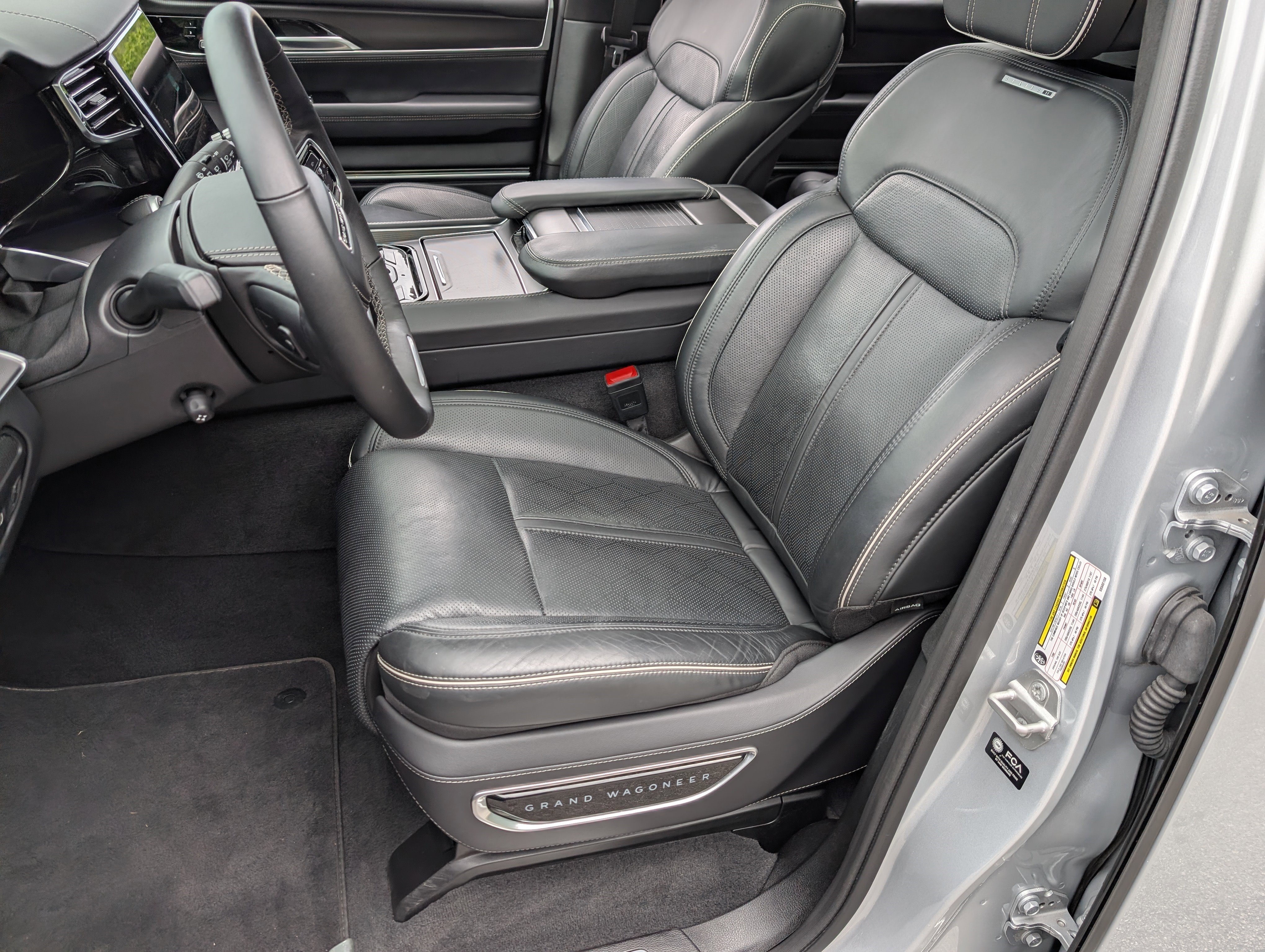 Used 2025 Jeep Grand Wagoneer Series II Obsidian w/ Quick Order Packagew 28T AWD/4WD image 17