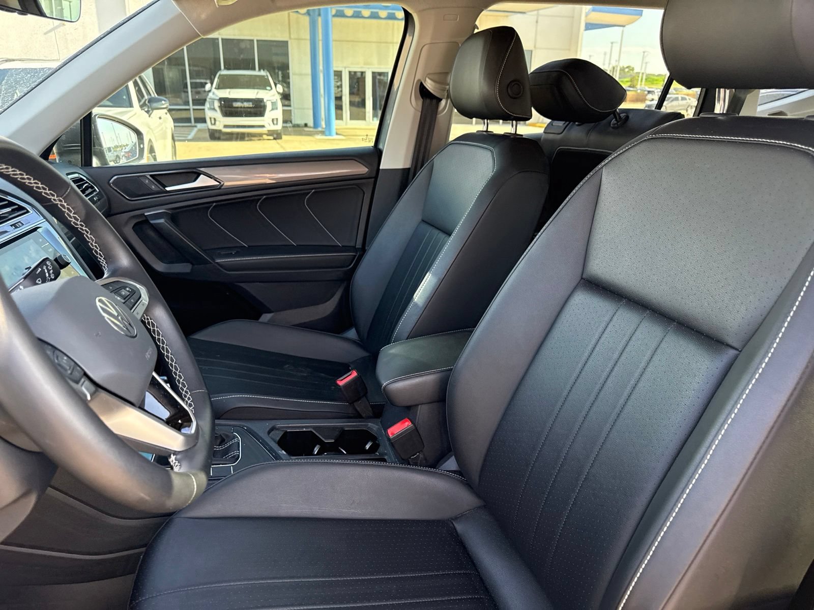 Used 2024 Volkswagen Tiguan SE FWD image 10
